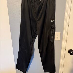 Reebok Black Men's Athletic sweatpants with Zip Pocket